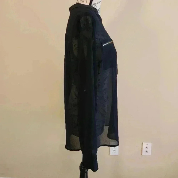Suzy Shier Black V-Neck Long Sleeve Blouse, size small - Picture 6 of 11